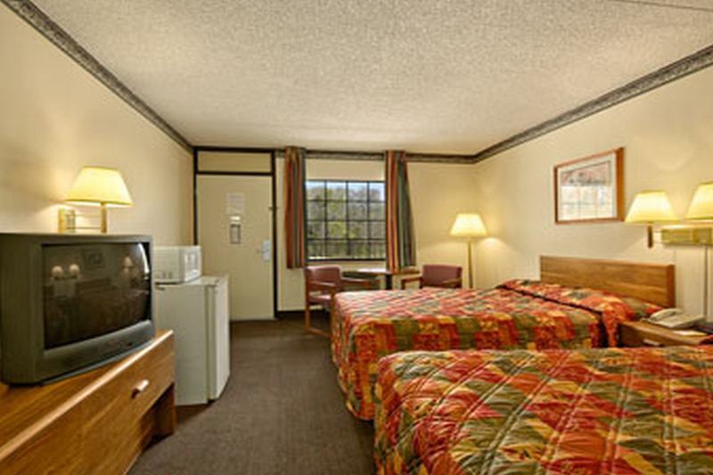 Super 8 By Wyndham Clarksville Ar Room photo